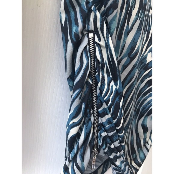 Max & Rina Tunic Top Blouse Blue Zebra Print Zipper Accents Size Small - Picture 5 of 9